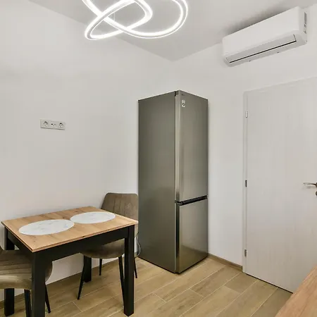 Lejlighed Center 2br Next To Sea *