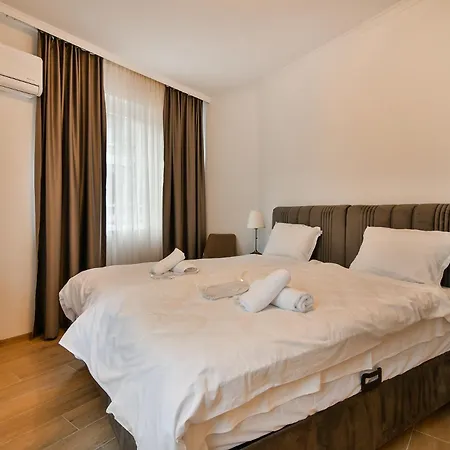 Center 2br Next To Sea Апартамент