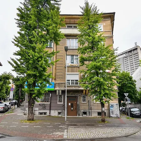 Center 2br Next To Sea Апартаменти